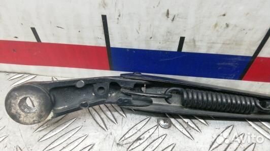 Щеткодержатель лобового стекла volkswagen passat B