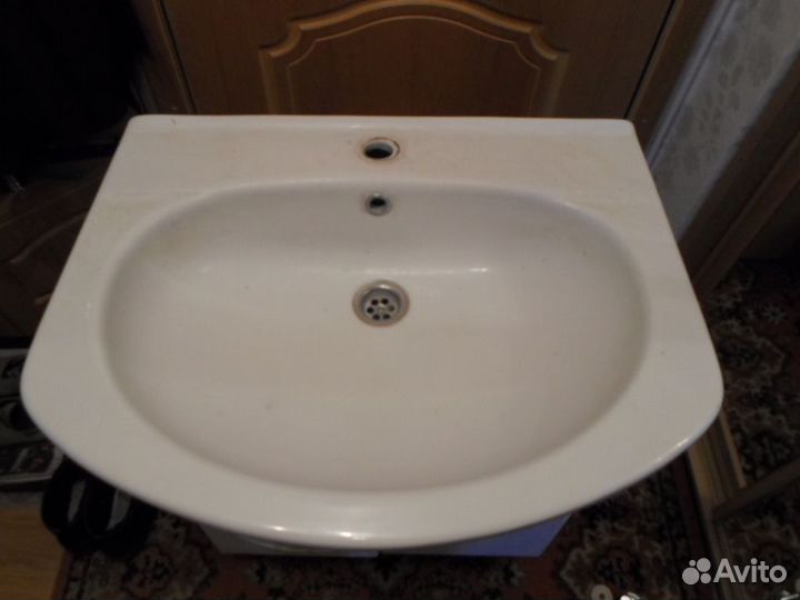 Раковина с тумбой