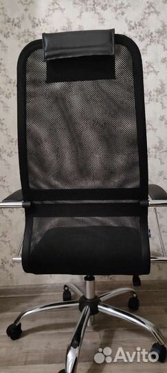 Офисное кресло