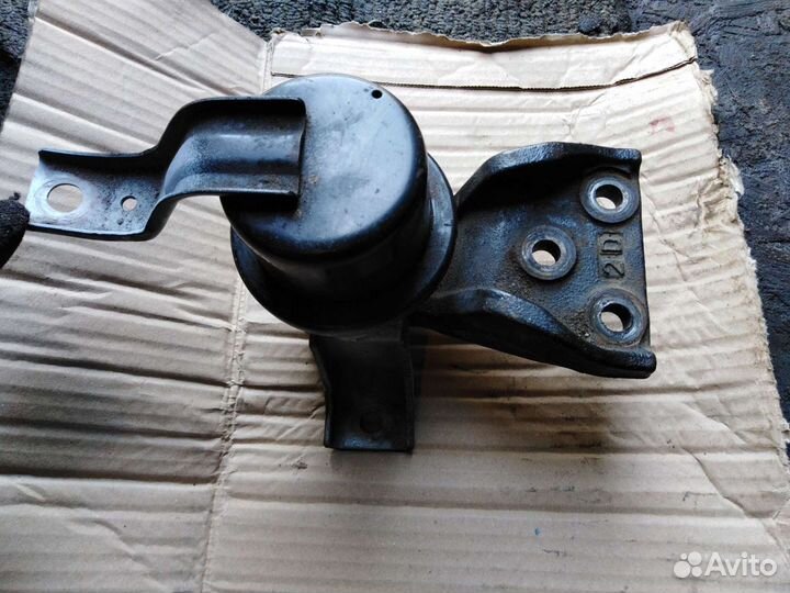 Подушка опора двигателя Лансер 9