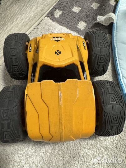 Машинка на пульте управления