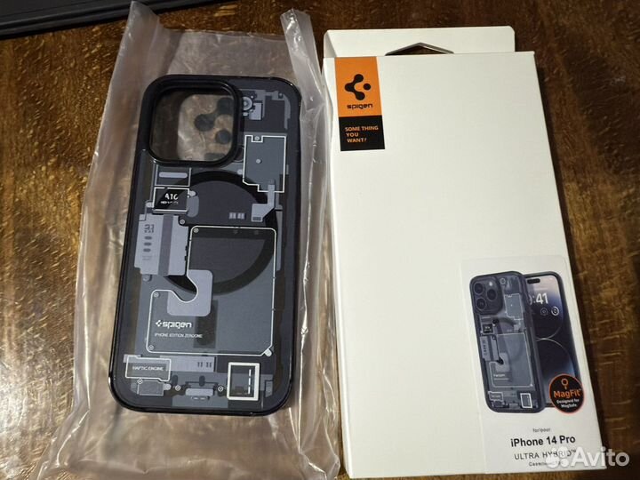 Чехол на iPhone 14 pro spigen ultra hybrid