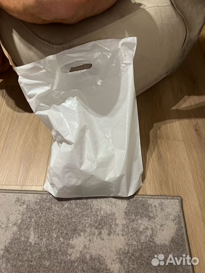 Пакет с одеждой и пробниками