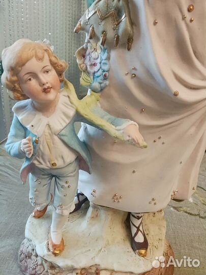 Статуэтка высокая, фарфор, Германия