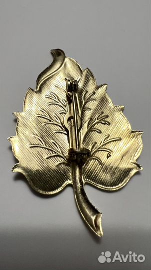 Легкая брошь листик винтаж США