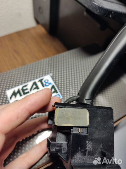 Подрулевой переключатель стеклоочистителя