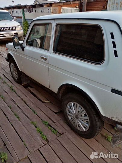 LADA 4x4 (Нива) 1.7 МТ, 2005, 128 000 км