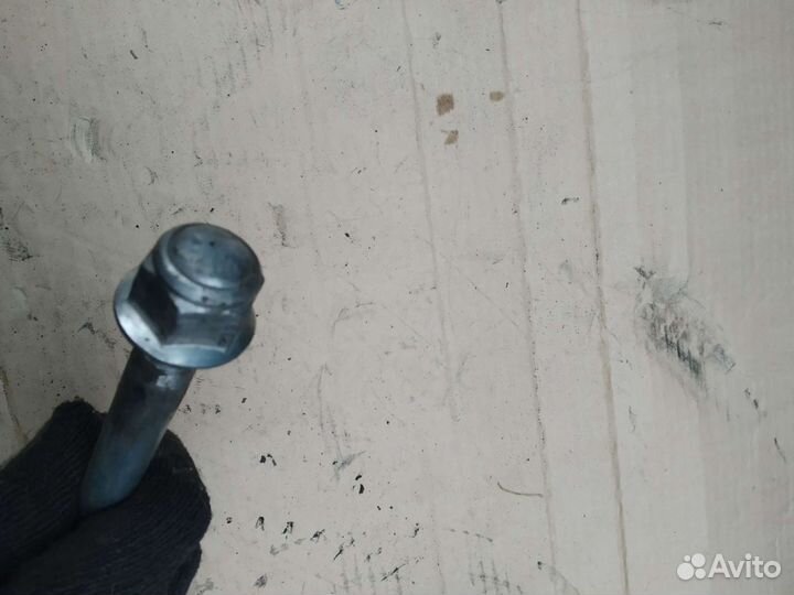 Ось задняя ktm duke 200