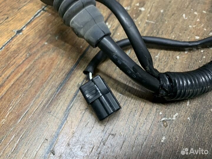 Honda CR-V Клемма аккумулятора плюс