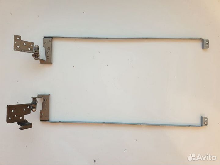 Петля праввая ноутбука Lenovo G700 G710