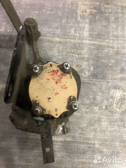 Датчик дорожного просвета Toyota Avensis