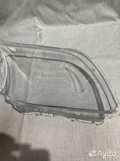 Новые Стекла фар Toyota Avensis T25 2007-2009