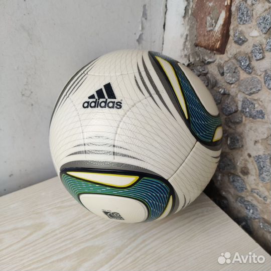 Футбольный мяч Adidas Speedcell