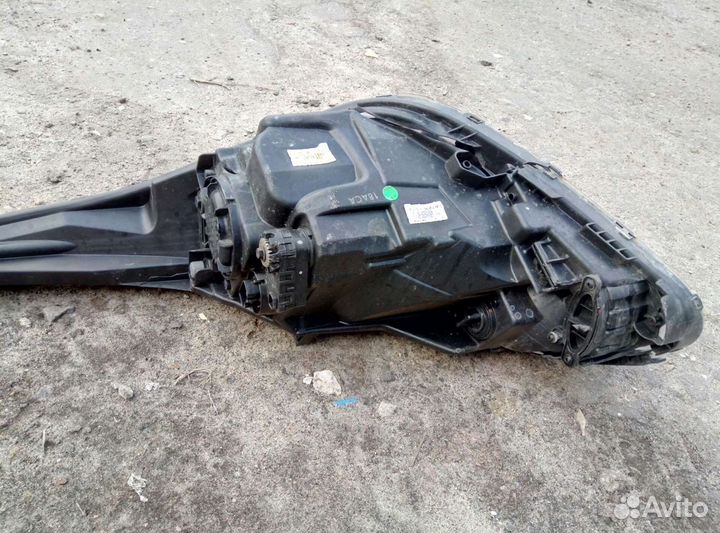 Фара передняя правая Kia Rio 4