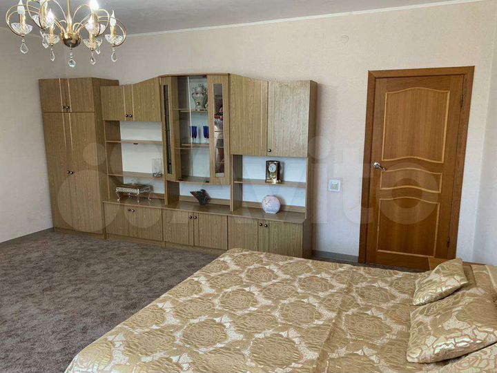 Коттедж 180 м² на участке 5 сот.