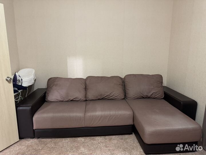Большой угловой диван