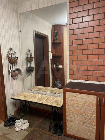 3-к. квартира, 84 м², 1/9 эт.