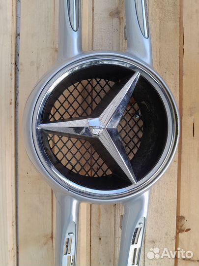Накладка решетки радиатора Mercedes V-Class W447