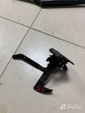 Замок капота Skoda Octavia A5