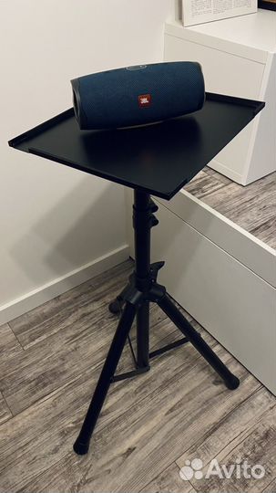 Столик для прoeктоpа высокий со штaтивом