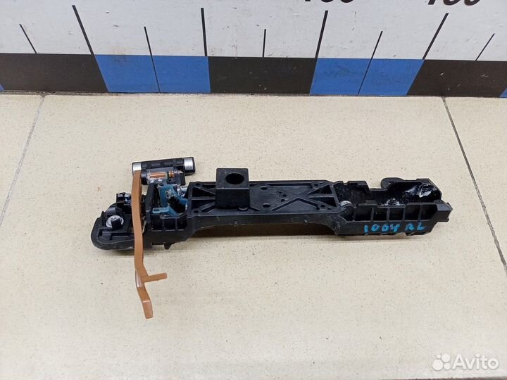 Кронштейн ручки RAV 4 2013