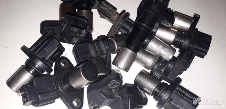 Датчик положения распредвала,коленвала Toyota