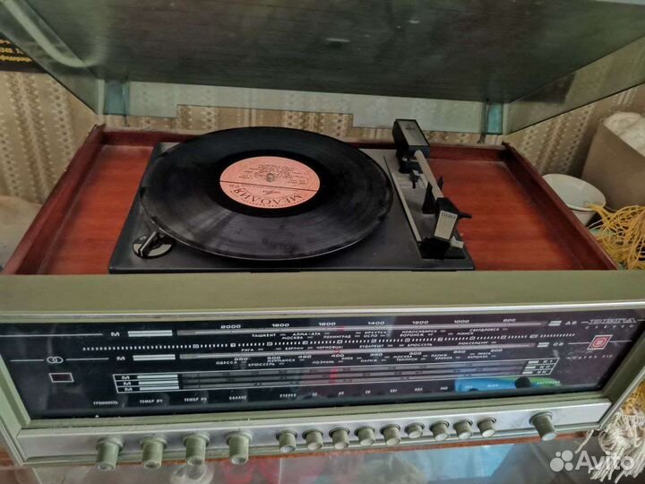 Радиола Вега 319 СССР винтаж