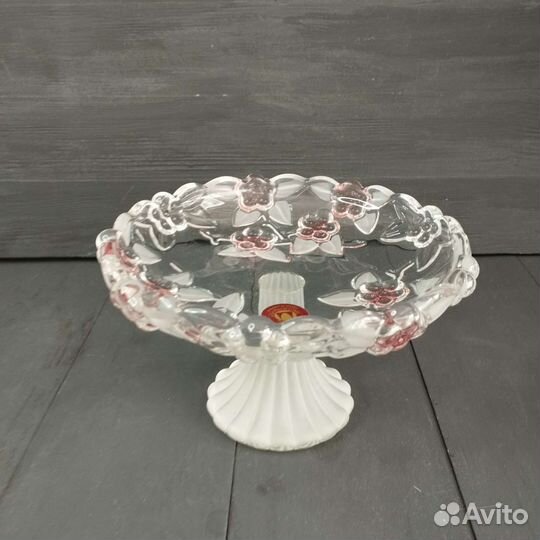 Конфетница на ножке стекло