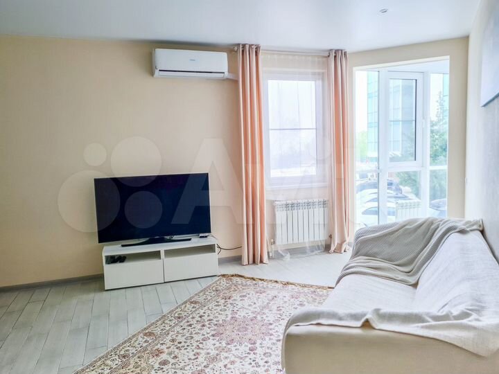 2-к. квартира, 50 м², 1/17 эт.