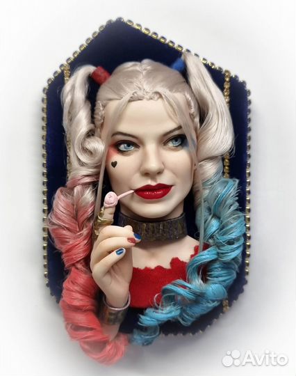 Портретная брошь 