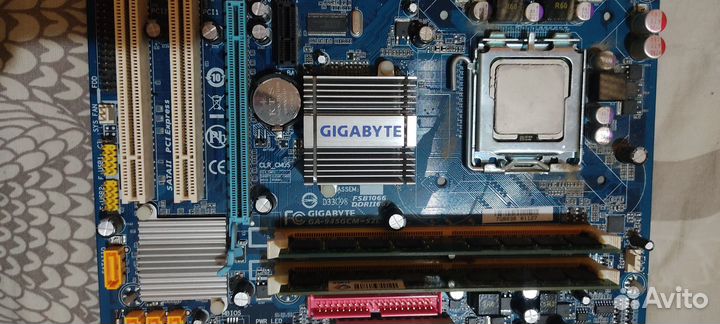 Материнская плата 775