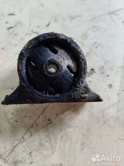 Подушка двигателя mitsubishi lancer 7