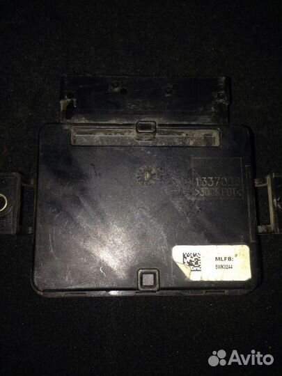 Блок управления стояночным тормозом на Ауди А8 Д3