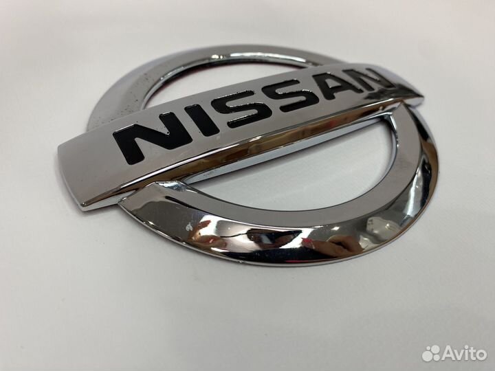 Эмблема Nissan Juke