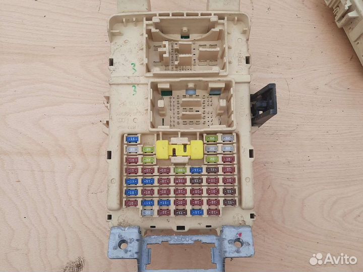 Блок предохранителей салона Хендай Солярис 2