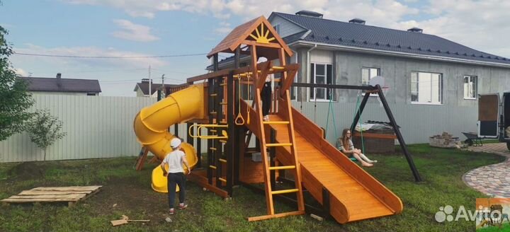 Детская спортивная площадка уличная