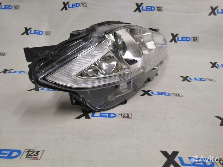 Фара правая Jaguar XJ ксенон неадаптивная