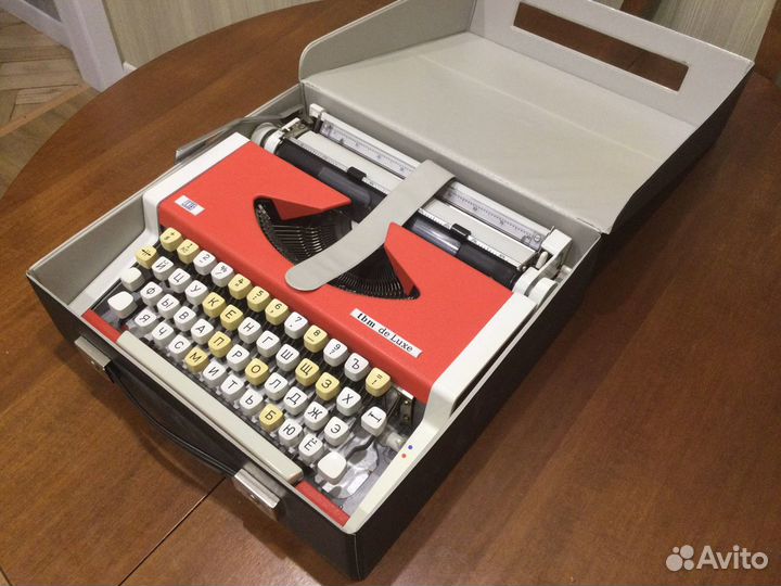 Пишущая машинка unis