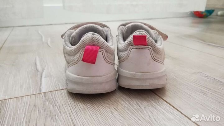 Кроссовки на девочку adidas