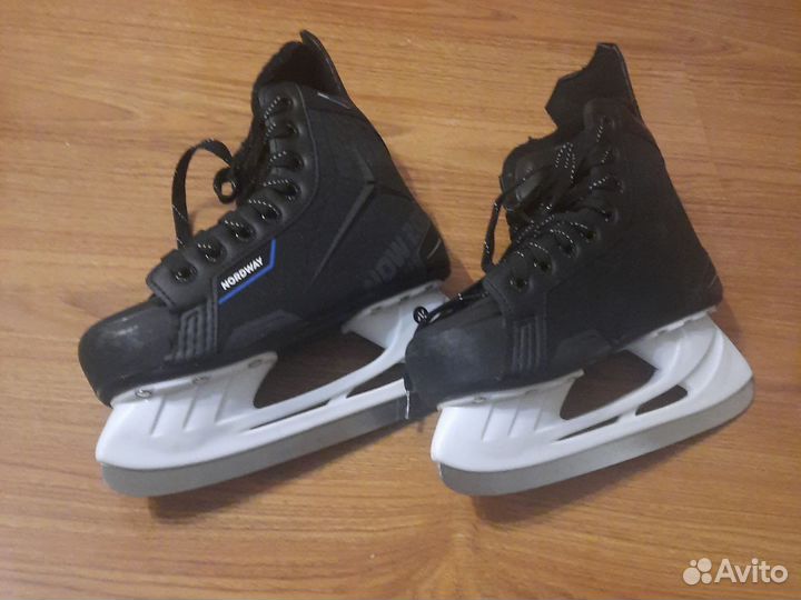 Хоккейные коньки