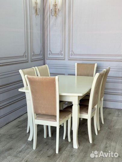 Стол и стулья