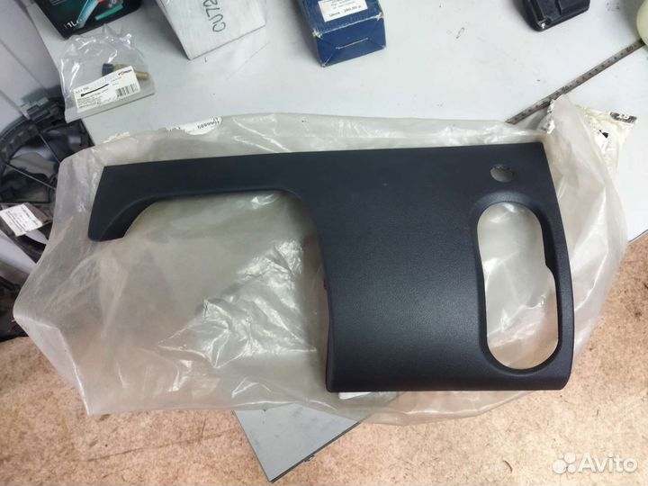 Крышка блока предохранителей ваз-2190