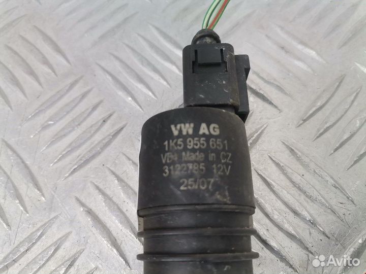 Моторчик (насос) омывателя для Volkswagen Beetle 2