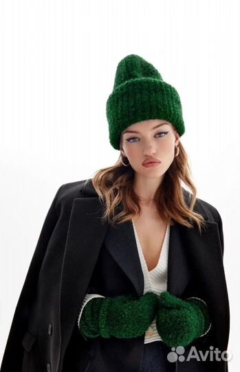 Шапка и варежки набор