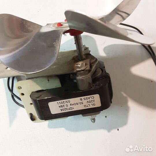 Вентилятор с крыльчаткой на подставке LTM-3220