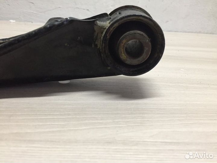 Рычаг передний правый верхний Nissan Pathfinder II