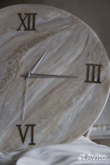 Часы из эпоксидной смолы