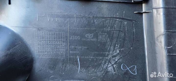 Обшивка двери задней правой Chevrolet Cruze 2009