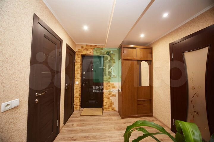 3-к. квартира, 70,4 м², 2/5 эт.