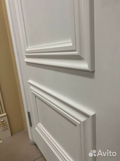 Двери межкомнатные белые, натуральный шпон